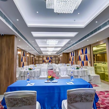 Cozzet Victoria Hotel Bhubaneswar Exterior photo