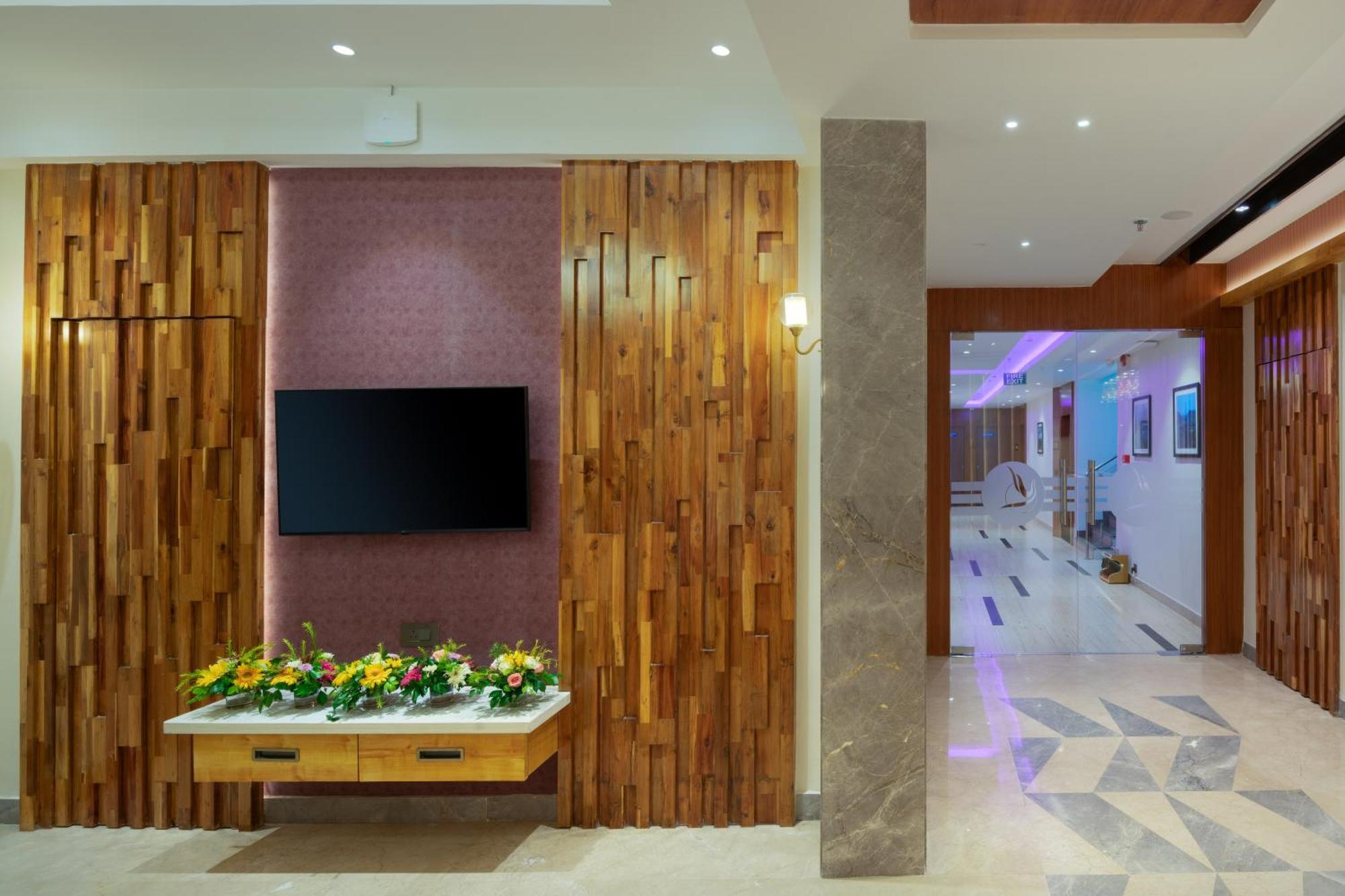 Cozzet Victoria Hotel Bhubaneswar Exterior photo