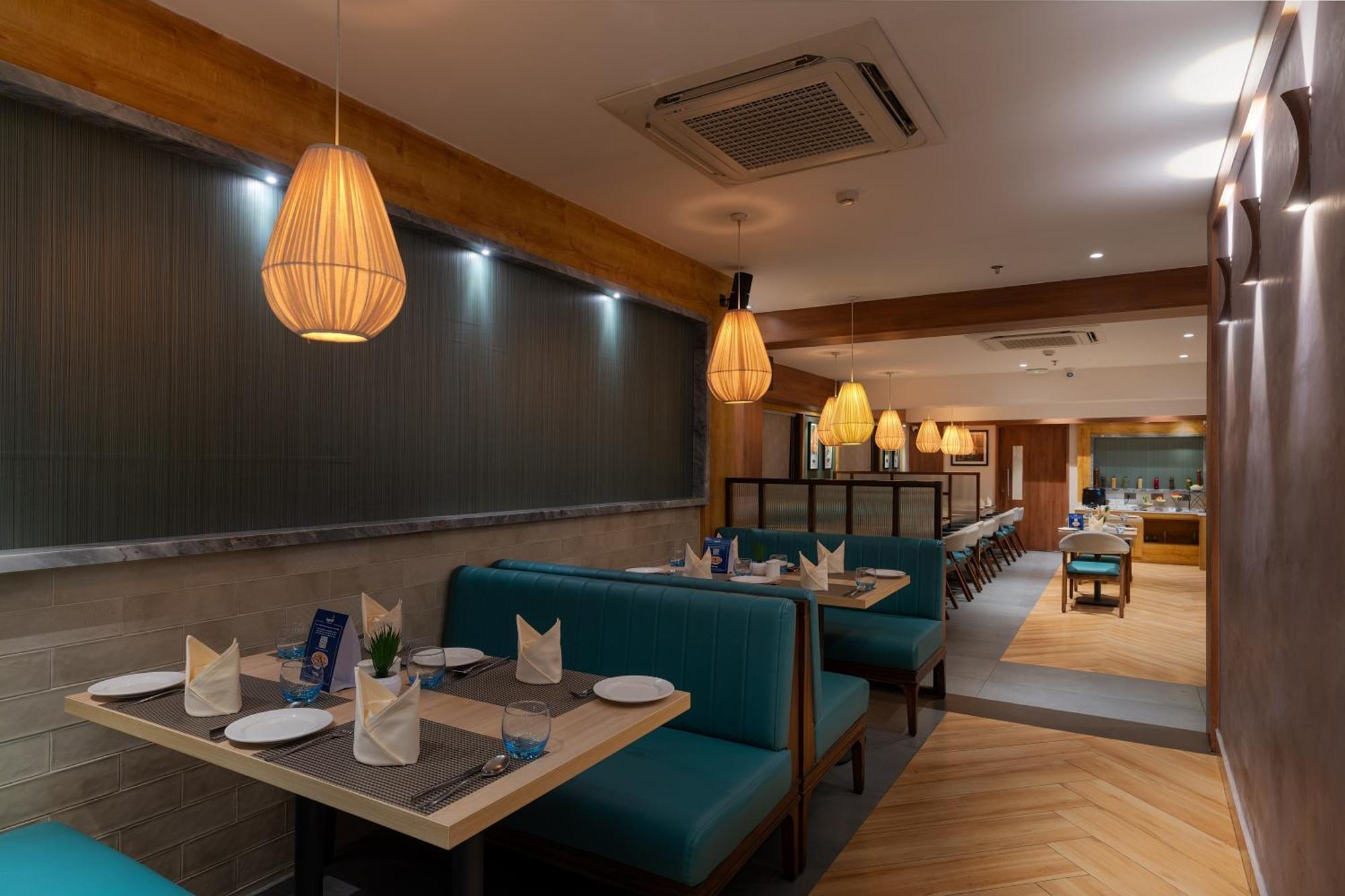 Cozzet Victoria Hotel Bhubaneswar Exterior photo